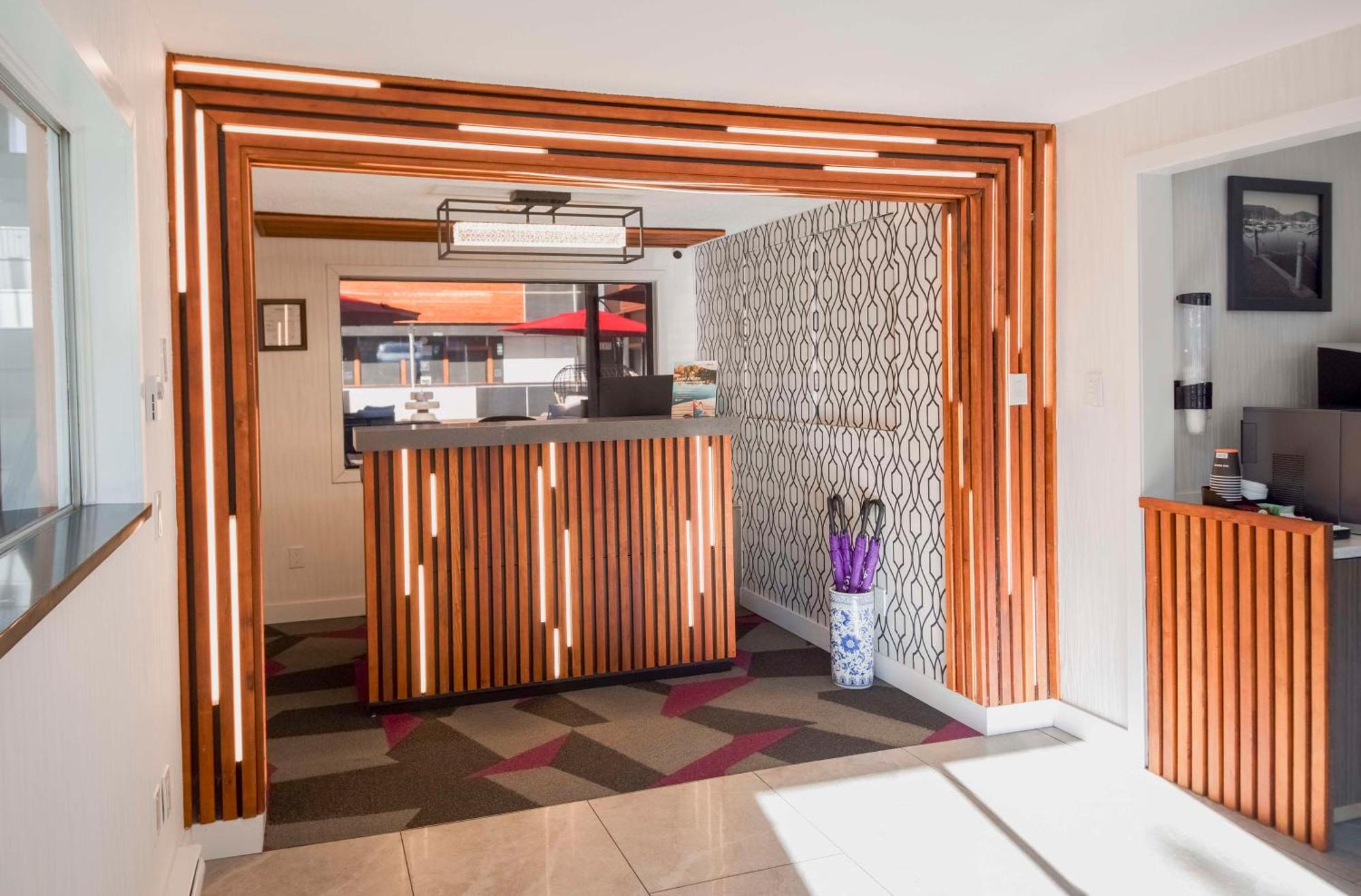 401 Inn Burnaby Bagian luar foto