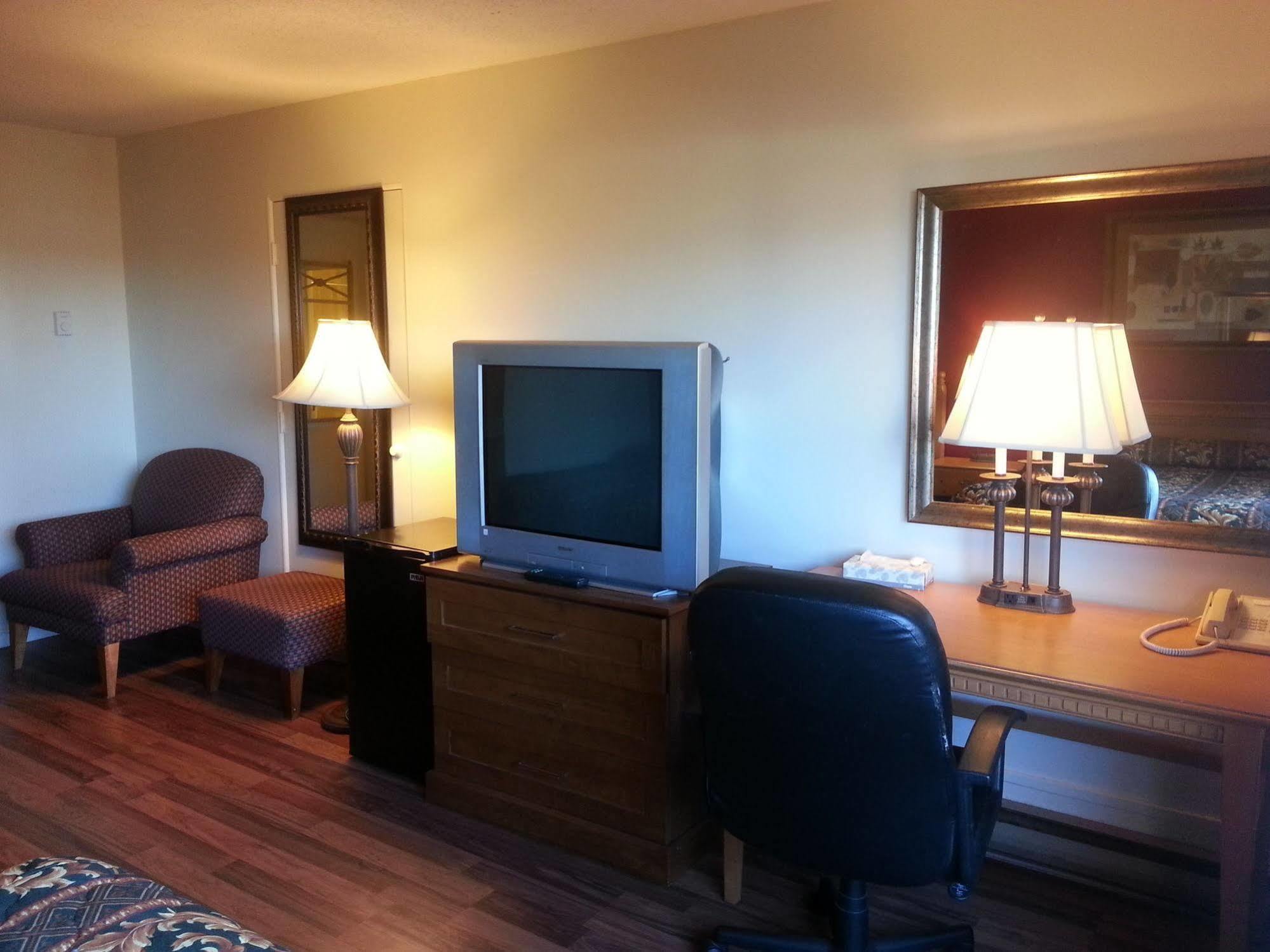 401 Inn Burnaby Bagian luar foto