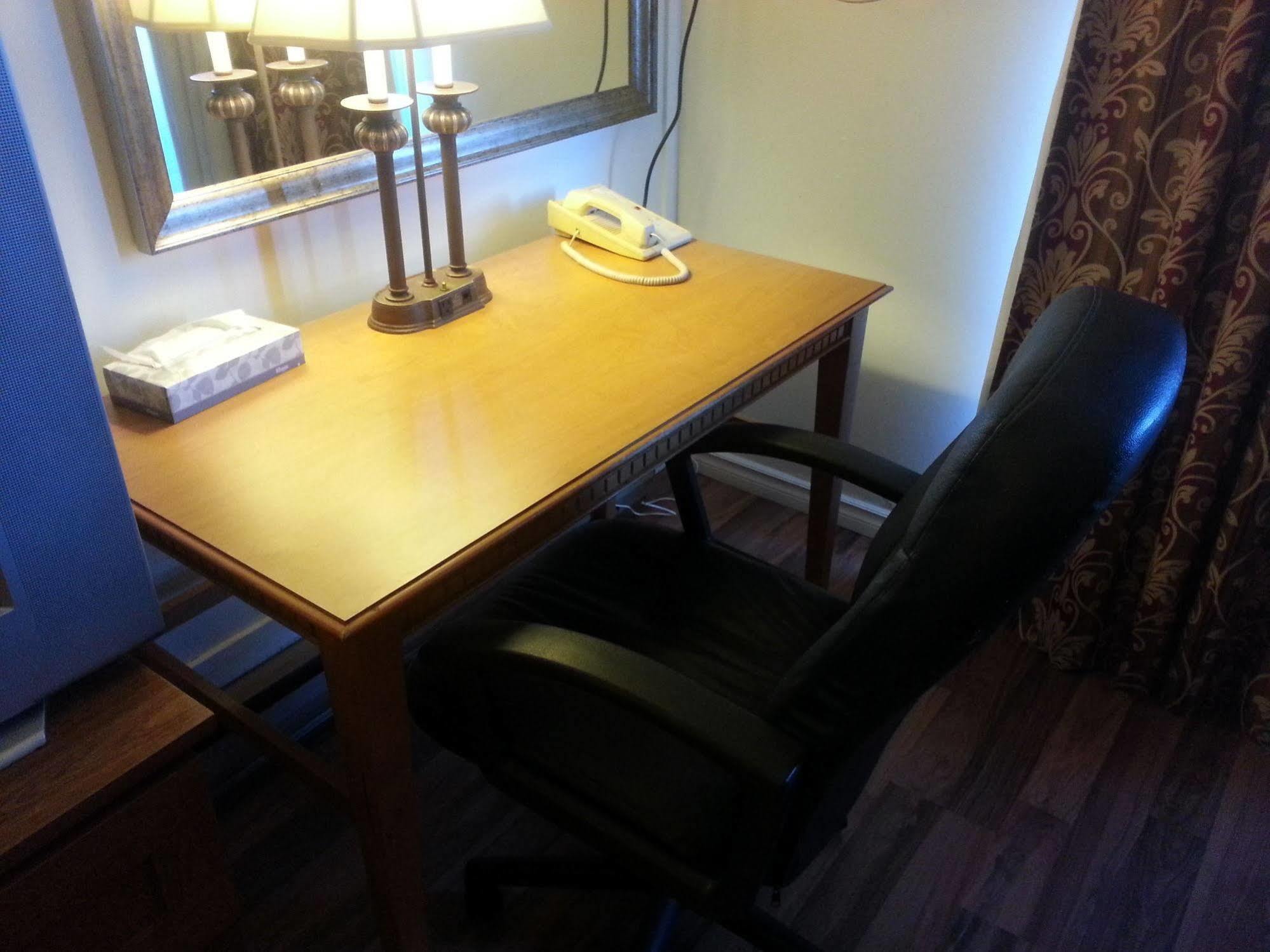 401 Inn Burnaby Bagian luar foto